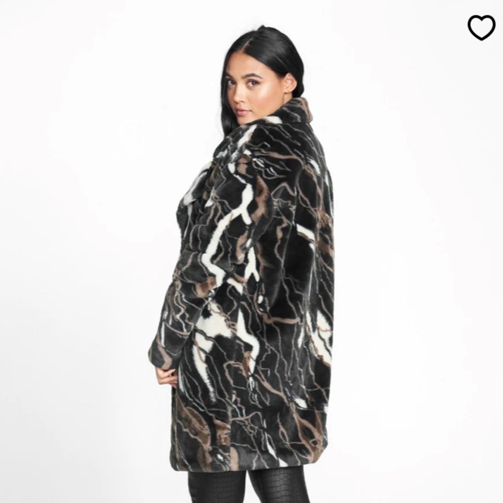 Tall Alloy Apparel Faux fur coat S/M - Picture 12 of 13